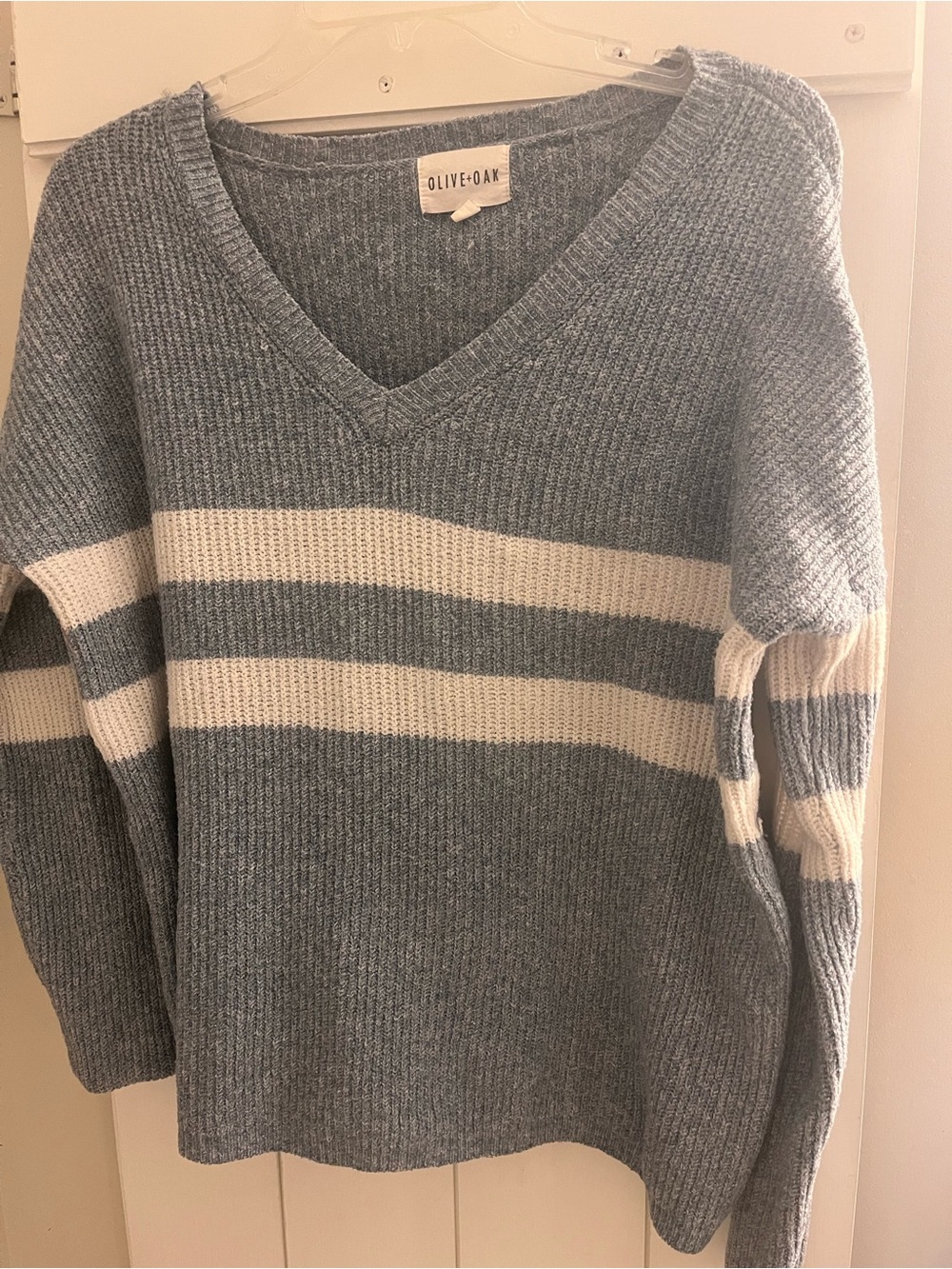 Olive & Oak Blue and Cream V-Neck Striped Pullover Sweater